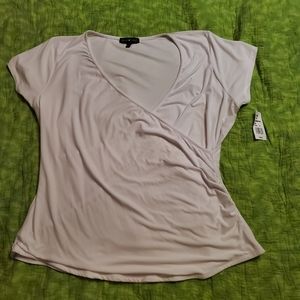 Cute asymmetrical cut white tee NWT 3X